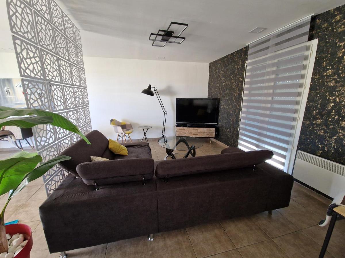 Villa Avec Piscine Sans Vis-A-Vis Caux-et-Sauzens Εξωτερικό φωτογραφία